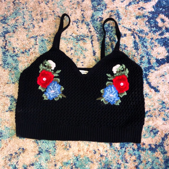 🌷CUTE🌷AEO cropped black sweater top - Picture 3 of 7